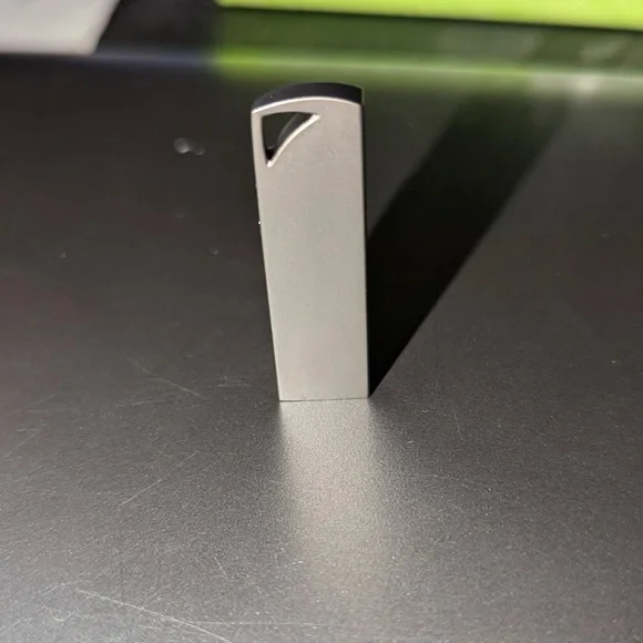 128GB USB 3.0 Flash Drive - Picture 9 of 11